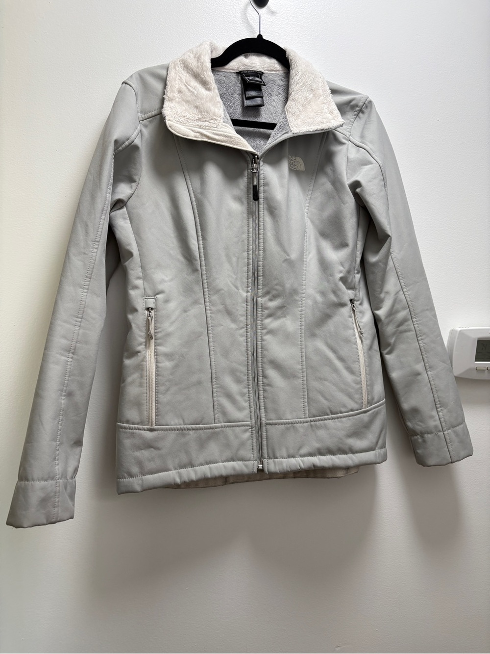 The North Face Women's Light Gray Softshell Jacket w/ Fleece Collar- minimalist